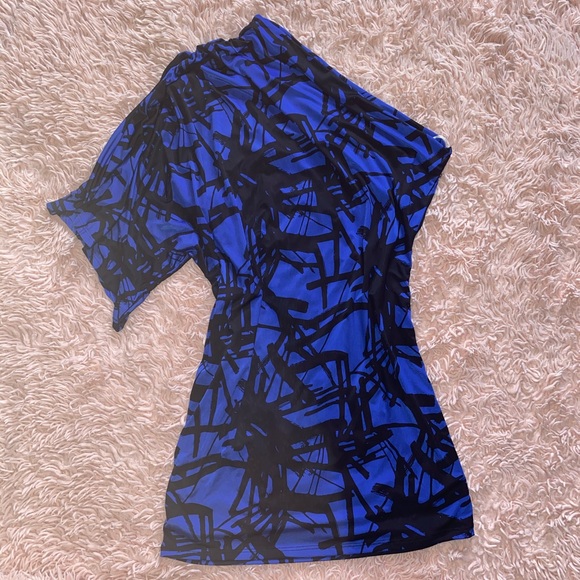 ONE-SHOULDER BATWING-SLEEVE DRESS • NWOT • SIZE L • PAPAYA - Picture 5 of 6